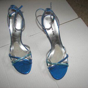 Gianni Bini women's aquamarine blue patent leather metallic strappy sandals US 9
